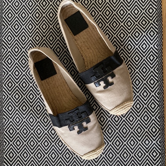 Tory Burch Shoes - Tory Burch Weston Flat Espadrille Canvas/Calf Leather Natural/Black Size 8